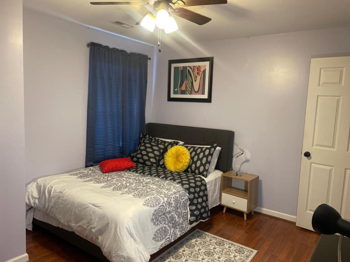 Cute 2-Brm Walkout Apt With Pool Table And Theater Apartment Lexington Exterior photo