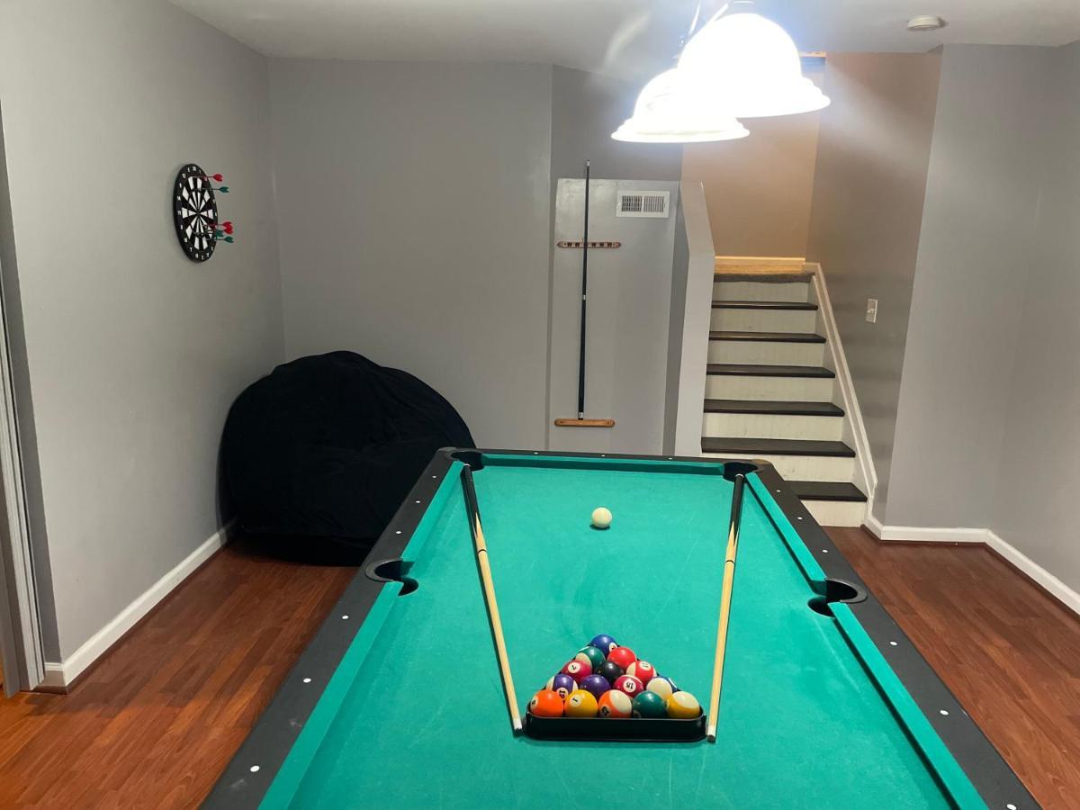 Cute 2-Brm Walkout Apt With Pool Table And Theater Apartment Lexington Exterior photo