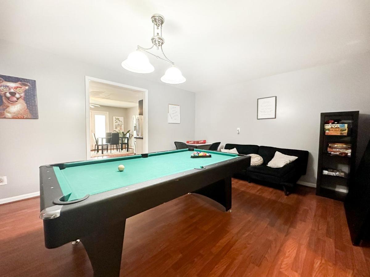 Cute 2-Brm Walkout Apt With Pool Table And Theater Apartment Lexington Exterior photo