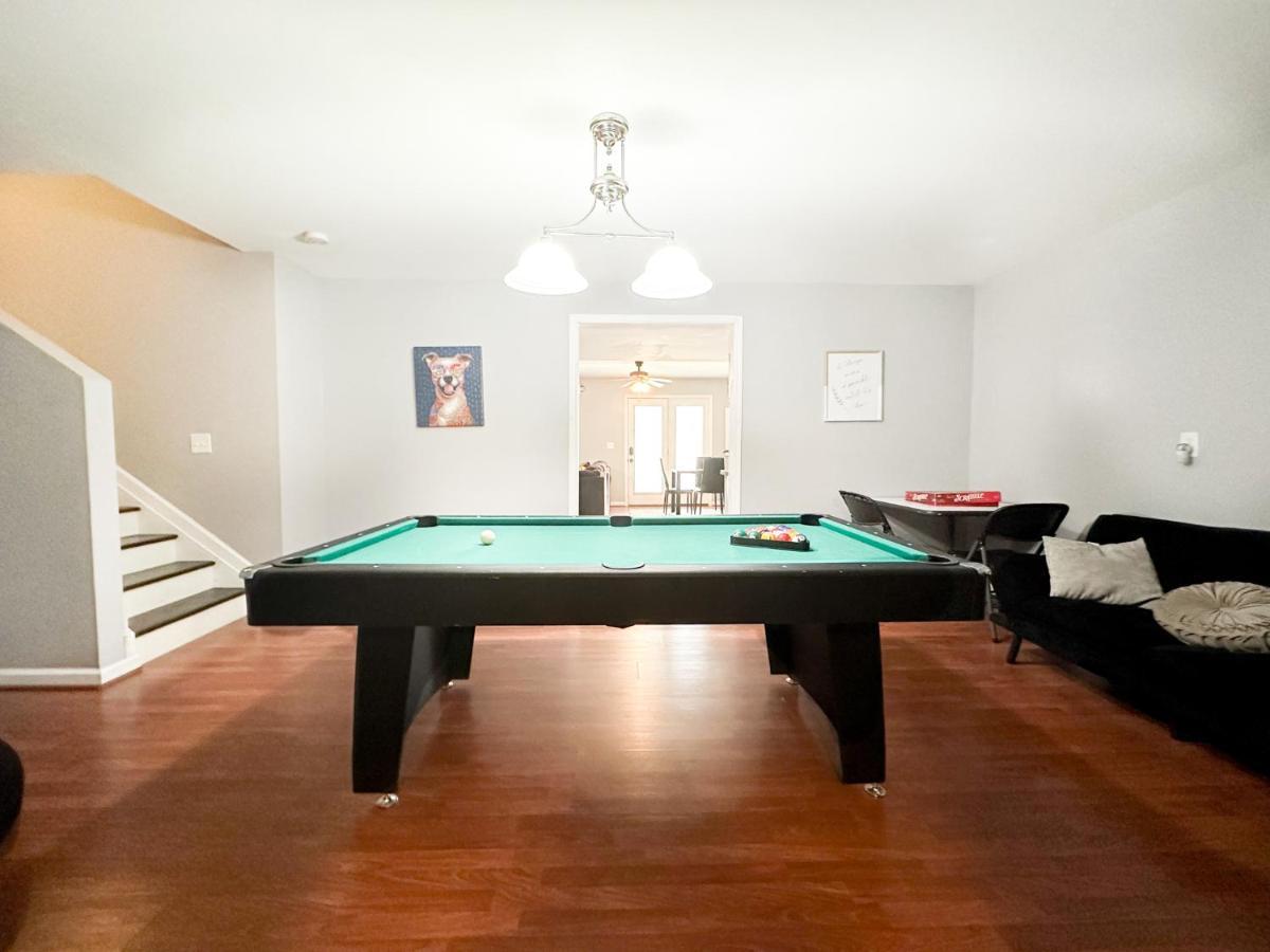 Cute 2-Brm Walkout Apt With Pool Table And Theater Apartment Lexington Exterior photo