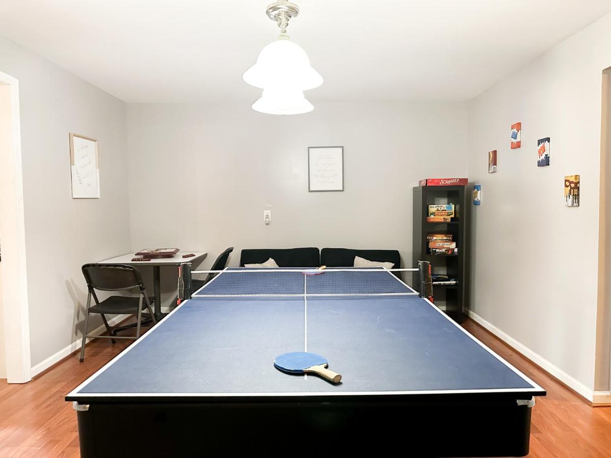 Cute 2-Brm Walkout Apt With Pool Table And Theater Apartment Lexington Exterior photo
