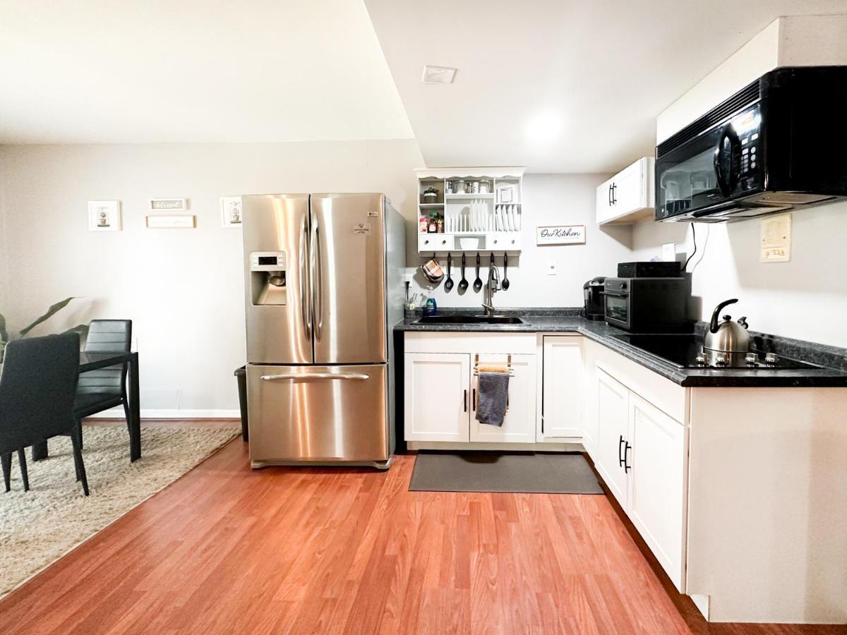 Cute 2-Brm Walkout Apt With Pool Table And Theater Apartment Lexington Exterior photo